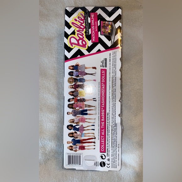 Barbie Fashionistas Doll in Pink Feathered Skirt - Picture 2 of 4